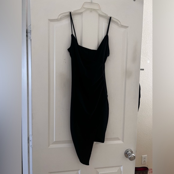 Black Strap Deep V-Neck Asymmetrical Rushed Dress - Picture 2 of 4